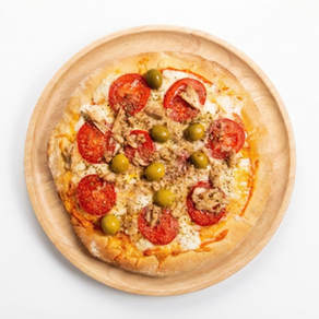Pizza mediterránea con masa de cerveza en robot de cocina