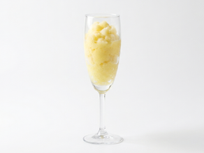 Sorbete de piña y cava
