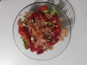 Ensalada de Salmón y frutos secos tradicional