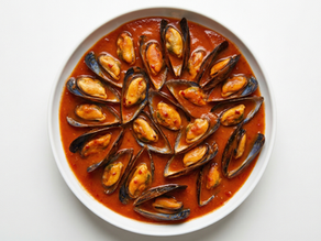 Mejillones al vapor con tomate picante en robot de cocina