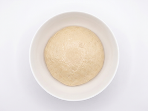 Masa de pizza en robot de cocina
