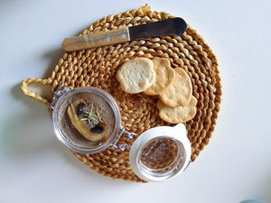 Paté de champiñones y nueces vegano en robot de cocina