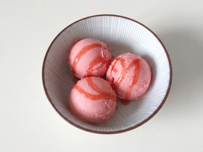 Helado de fresas en robot de cocina