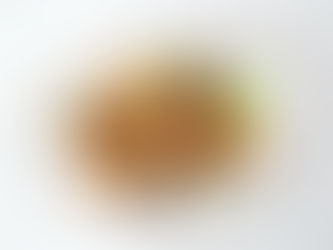 Ensalada templada de jamón, gambas y setas