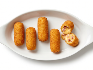 Croquetas de bacon y cheddar curado en robot de cocina