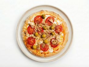 Pizza mediterránea con masa de cerveza