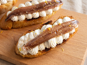 Tosta de ricotta y anchoas