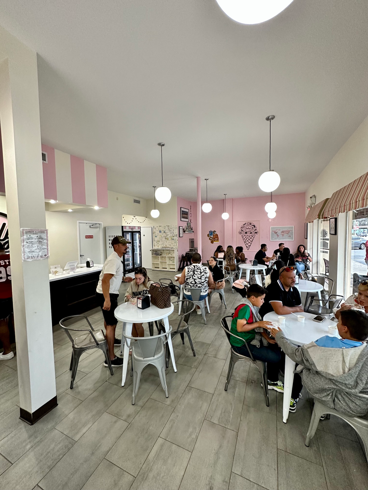 pink and white walls at Kelly's  ice cream shop