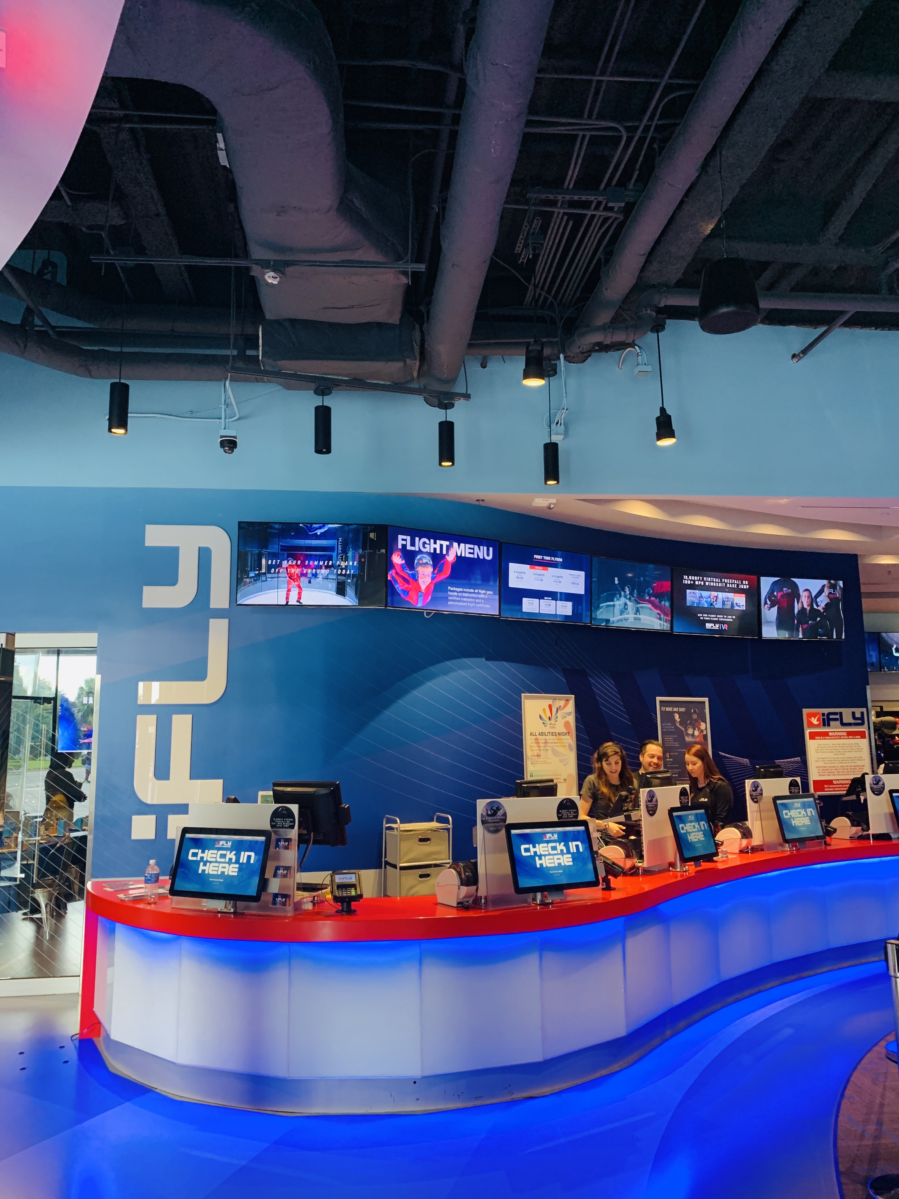 checkin desk at iFly orlando