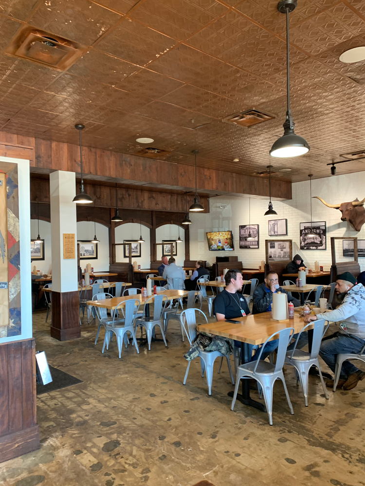 Inside tables at 4Rivers BBQ in Longwood, FL