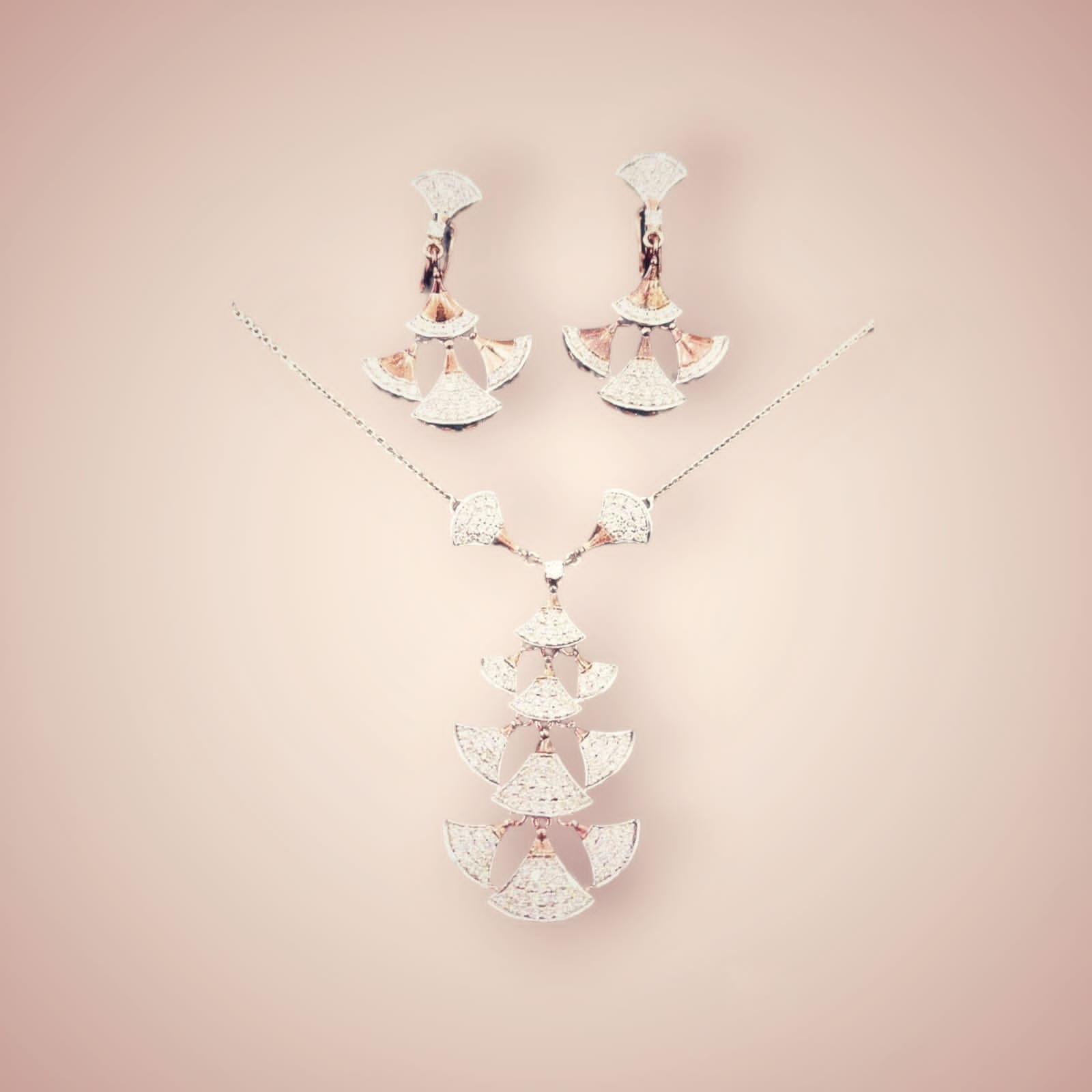 Shimmering Hypnotic Royal Diamond Pendant Set_1