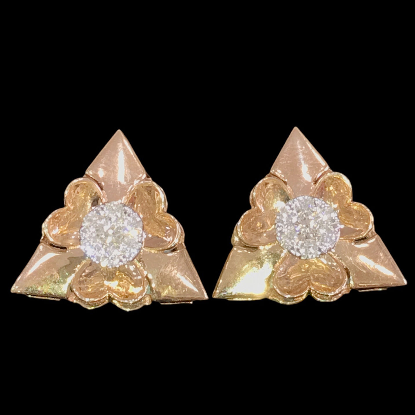 Lustrous Stylish triangular Diva's Dream floral natural diamonds pendant set_earrings