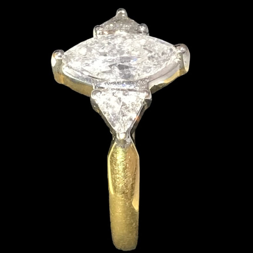 Royal Marquise Solitaire Trilliant Star Engagement Ring in 18kt yellow Gold_2