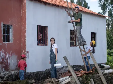 Reabilitar casas – Reconstruir vidas