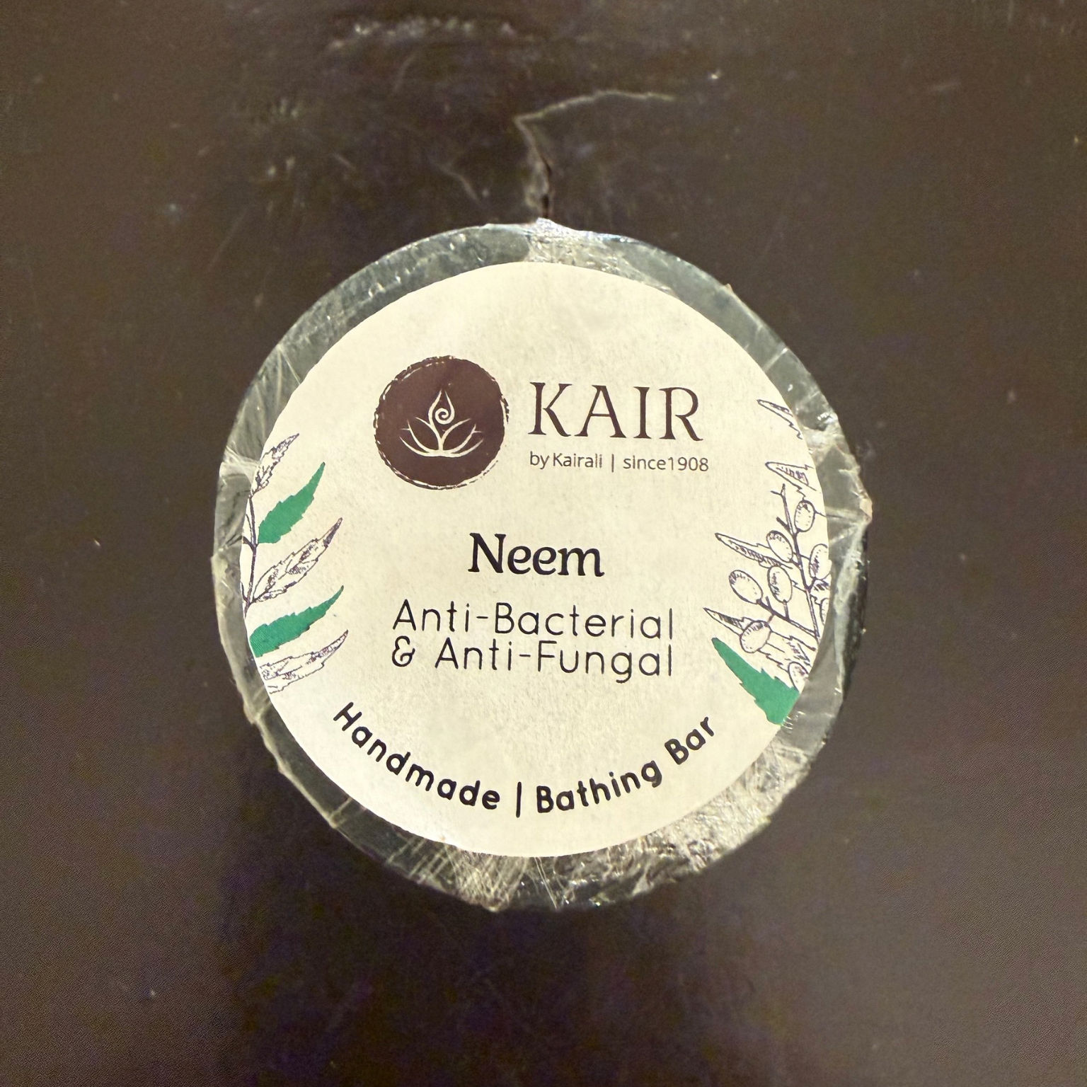 KAIRブランドのニーム配合トリートメントソープ。抗菌・抗真菌のハンドメイド石鹸。