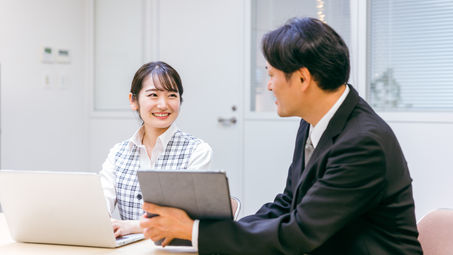 人事部：労務〈一般～主任クラス〉