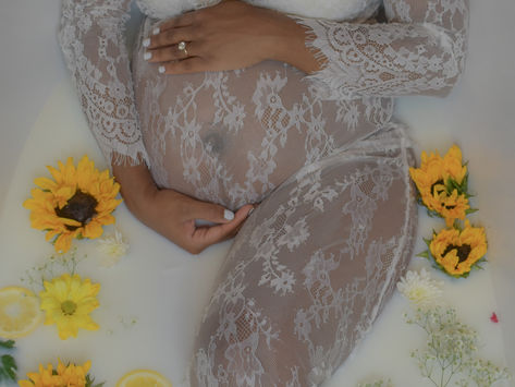 Budget & Covid friendly DIY Maternity Milk Bath Photoshoot 