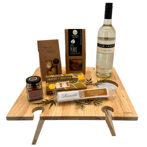PICNIC WITH SAUV