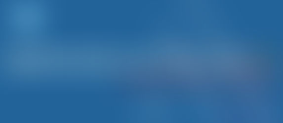 Ein Banner-Bild zum Thema Serviced Apartments als Fond-Investment. Auf einem blauen Hintergrund steht in großer, transparenter Schrift "SERVICED APARTMENTS", durch die man das Innere einer Wohnung erkennt. Darunter steht in roter Schrift: "Dein Fond-Investment im neuen Marktsegment". Oben links befindet sich ein Siegel mit der Aufschrift "50 JAHRE EXPERTISE" und unten rechts die URL "apartmenthelden.de".