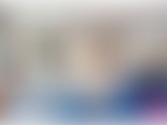 Modern eingerichtetes Serviced Apartment der Amber Design Residence in Krakau mit Wohnzimmer, Küche und Schlafzimmer – vorgestellt von den APARTMENTHELDEN.