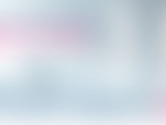 Titelgrafik „APARTMENTHELDEN analysieren Marktreport 2025“ mit modernem Interior-Design und dem APARTMENTHELDEN-Logo in Blau und Pink.