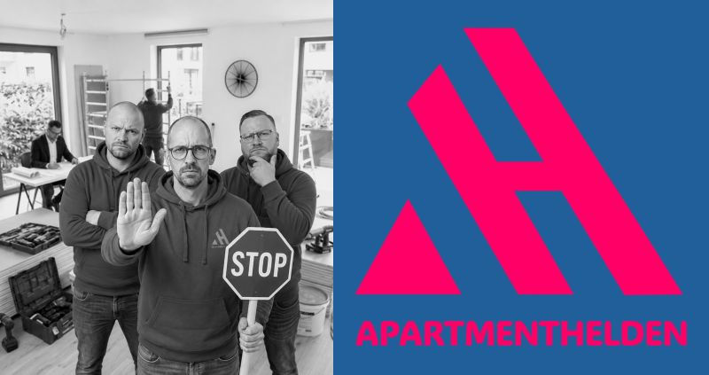 Drei Männer in einem Raum: einer hält ein STOP-Schild und hebt die Hand; rechts das pinke Apartmenthelden-Logo auf Blau.