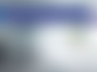 Modernes, hell gestaltetes Hotel-Apartment mit großem Bett, lichtdurchfluteter Fensterfront und dem Text-Overlay: "Die Vorteile von Hotel-Apartments: Ein neues Wohngefühl für Deine Gäste". Unten rechts das Logo der APARTMENTHELDEN.