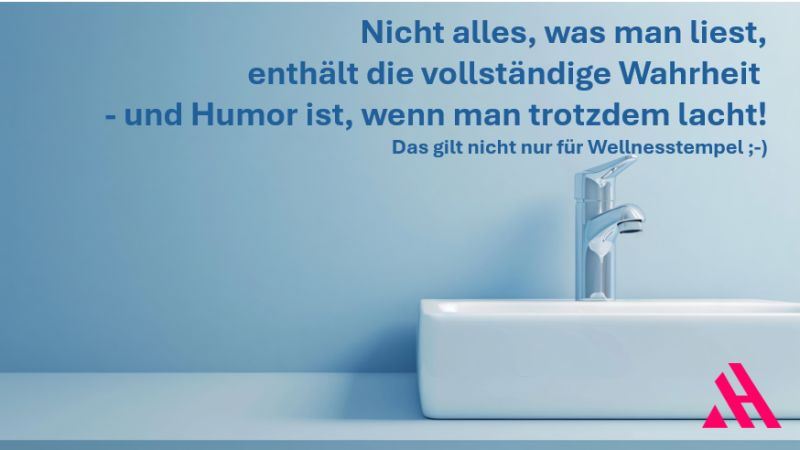 Modernes Badezimmerdesign mit weißem Waschbecken vor blauer Wand, deutsches Zitat über Humor und Wahrheit als Wanddekoration, minimalistisches Interior mit pinkem Unternehmenslogo, Wellness-Inspirationsmotiv