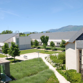 Exterior 1.jpg