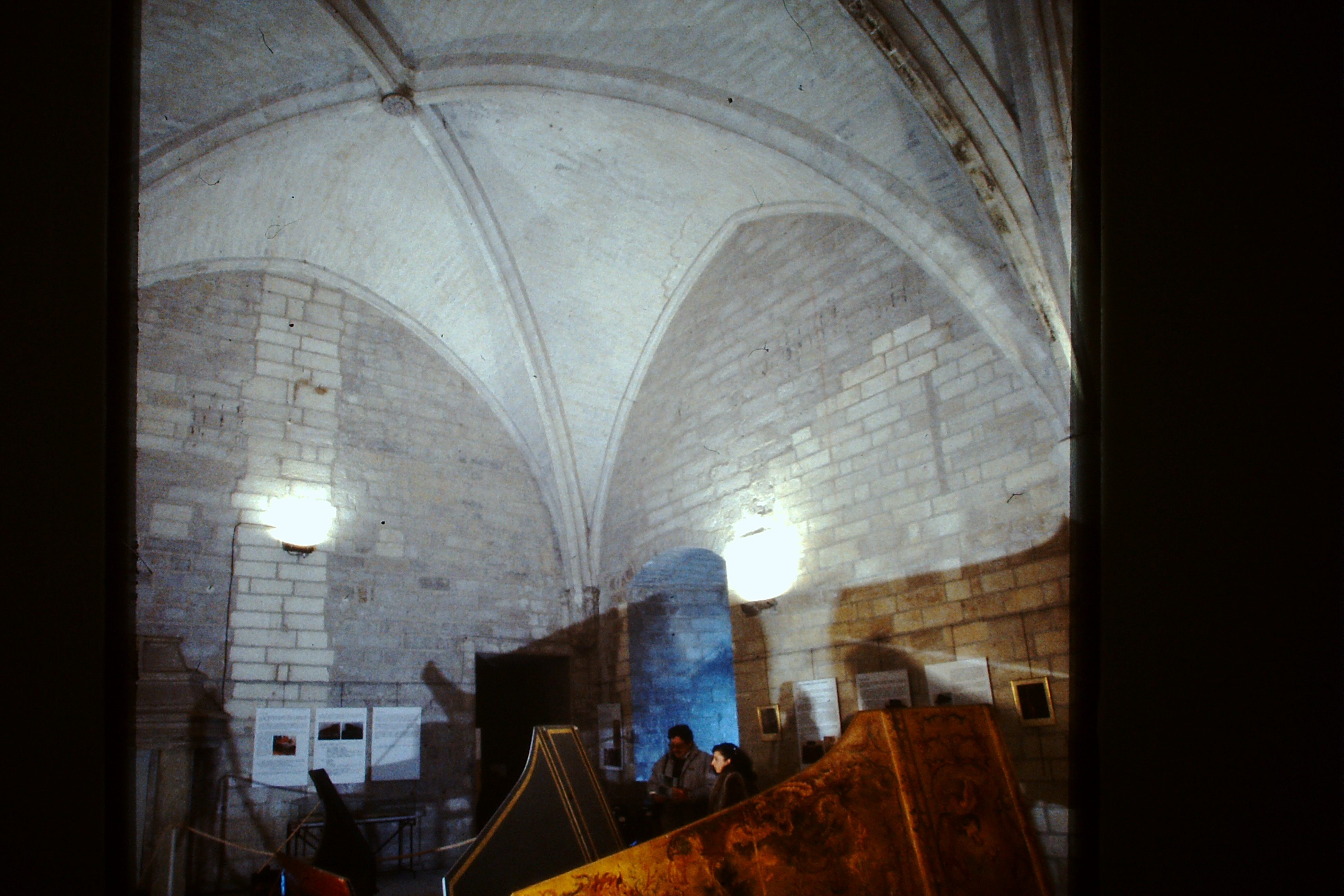 exposition au palais des papes clavecin