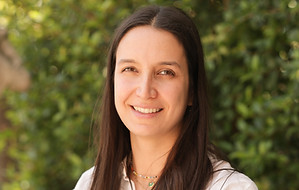 Mariana Arnaut headshot 2023.jpeg