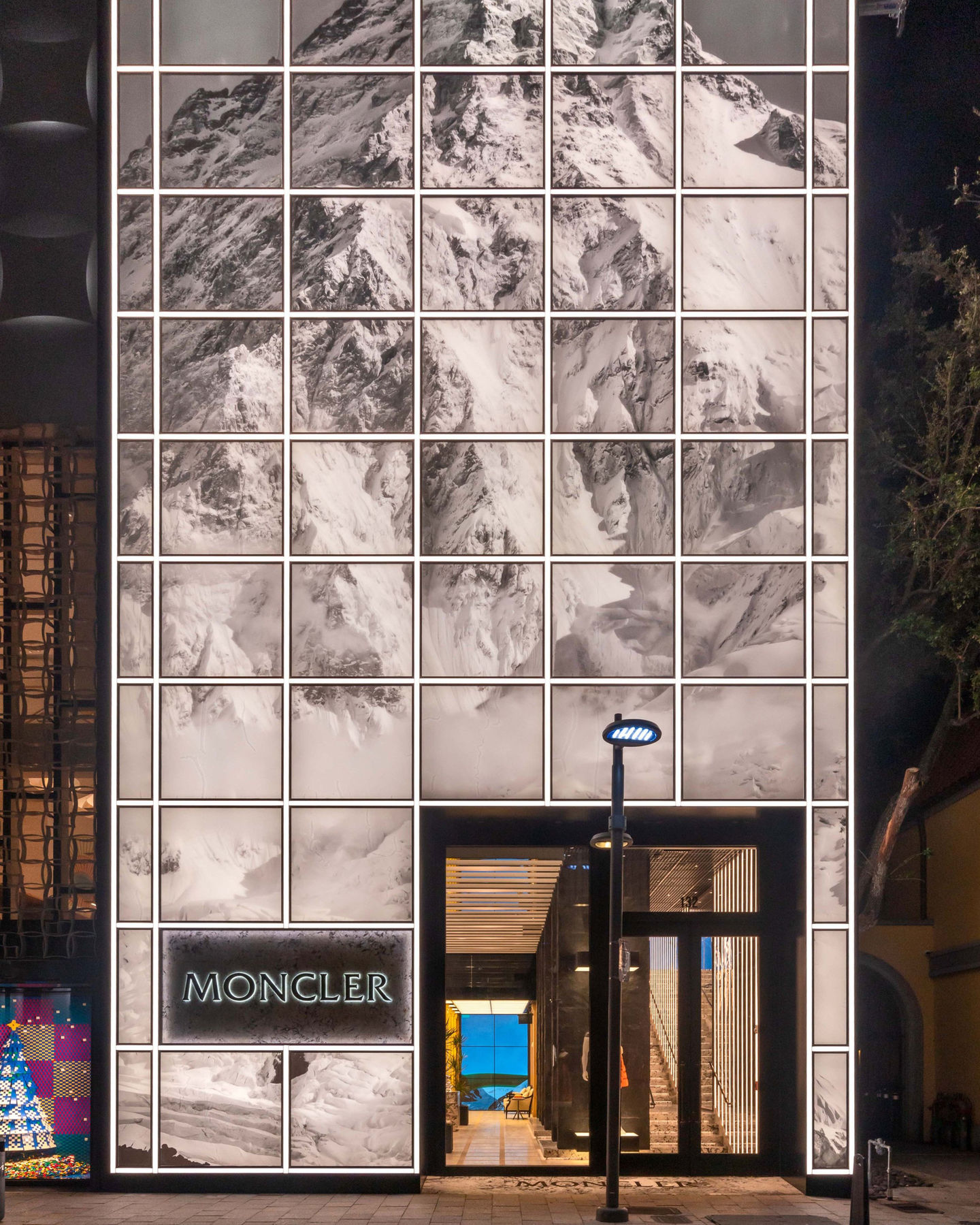 Moncler Miami Design District 