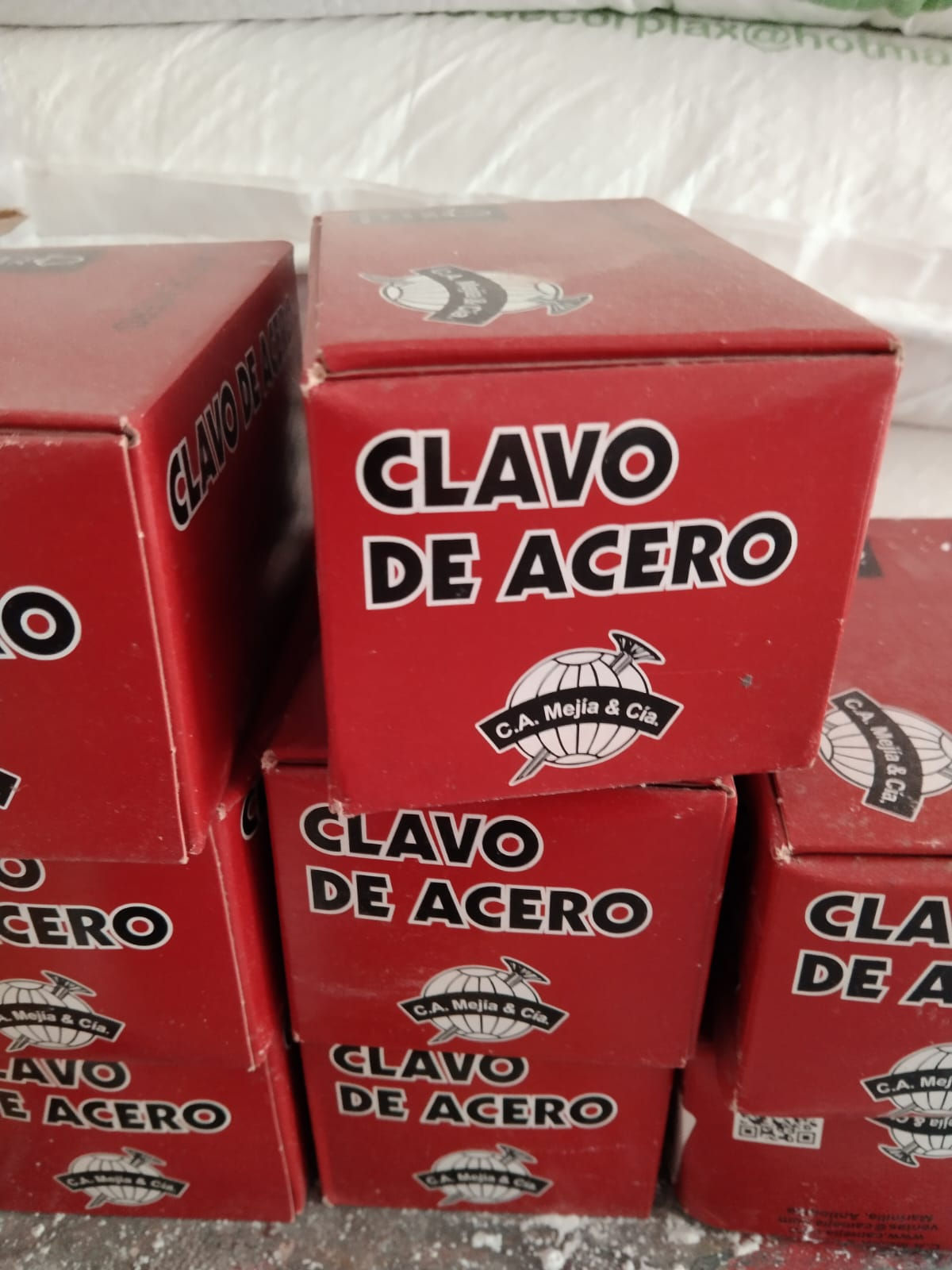 Clavo de acero