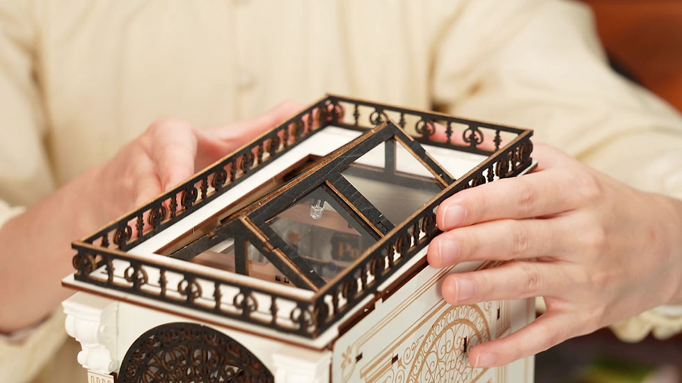 Miniaturbild: Zeitlos elegante Passage | surrealer Tiefeneffekt + Licht | Miniatur-Regalwelt