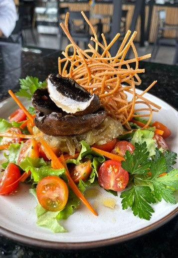 Ensalada de llantén y champiñón    
