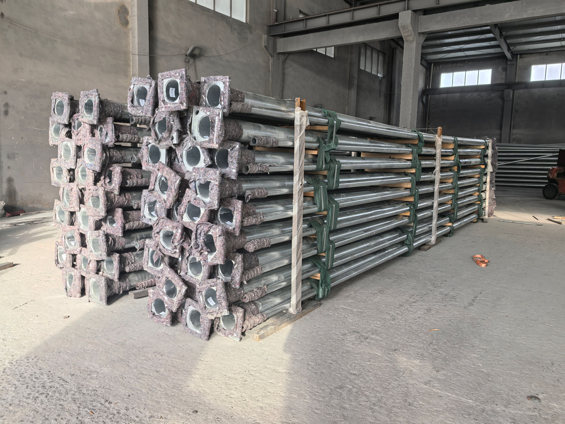 hot dipped galvanized lighting poles