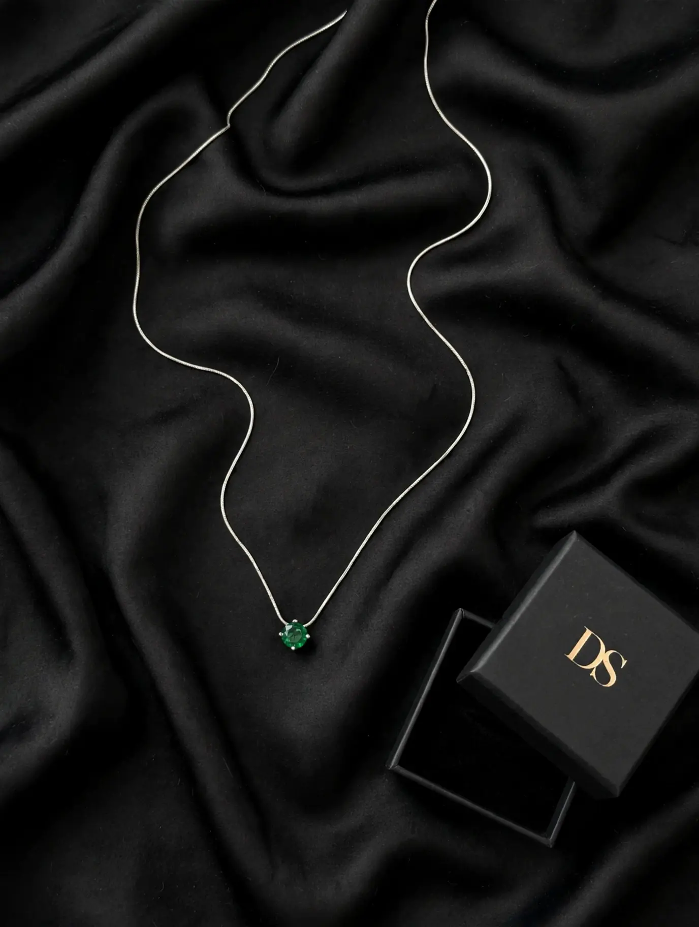Silver Green Stone Chain Pendant