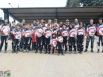 Alunos da escola ACBI conquista 5 ouro na copa regional de BMX.