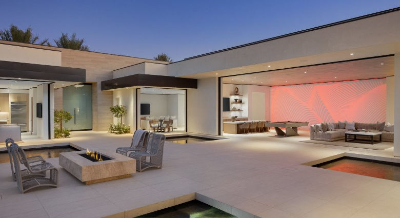 74 entrance interior .jpg