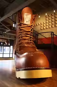 redwing shoe.avif