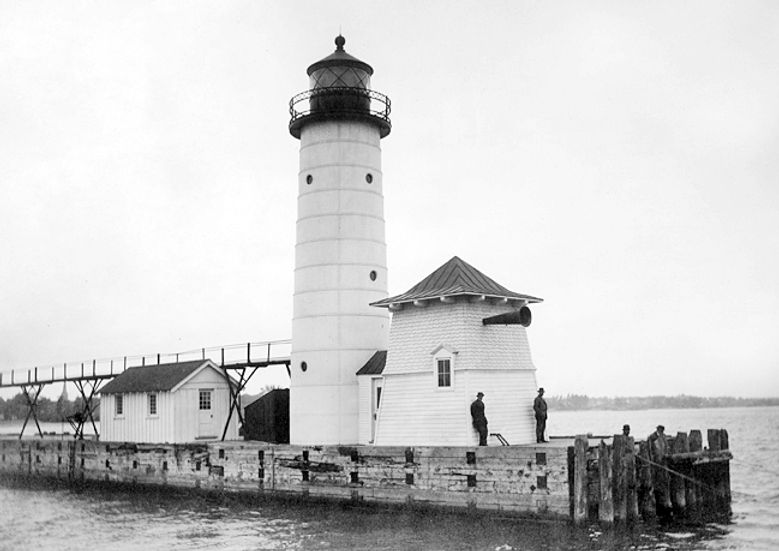 lighthouse old.jpg
