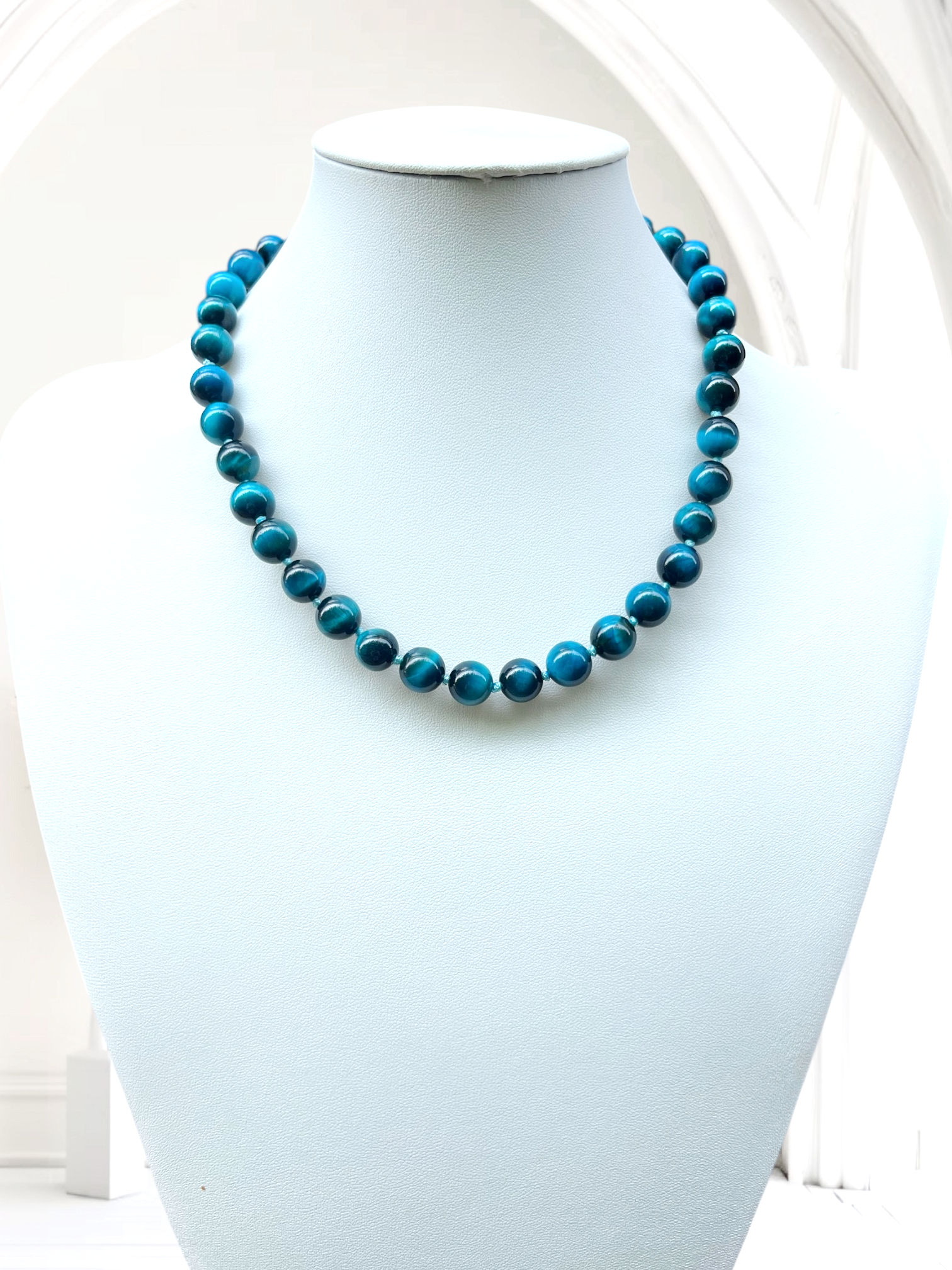 Girocollo in occhio di Tigre blu