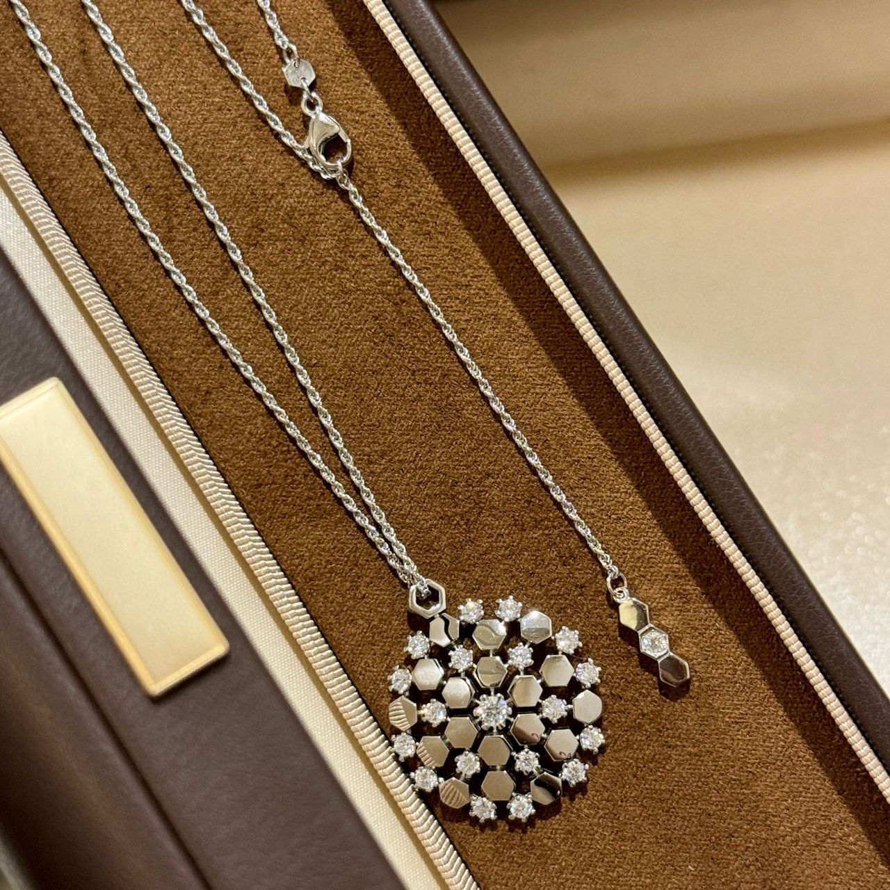 CHAUMET NECKLACE