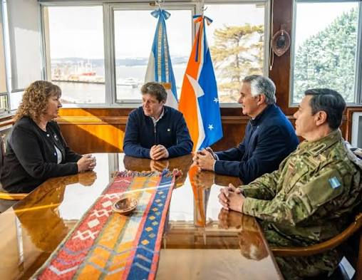 EL GOBIERNO PROVINCIAL RECIBIÓ A FUNCIONARIOS NACIONALES POR LA BASE NAVAL INTEGRADA