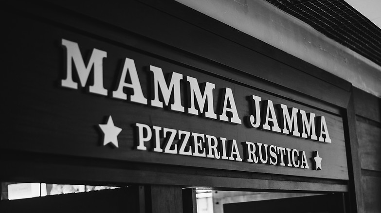 Letreiro_Mamma Jamma_Entrada_Derek Mangabeira 2.jpg