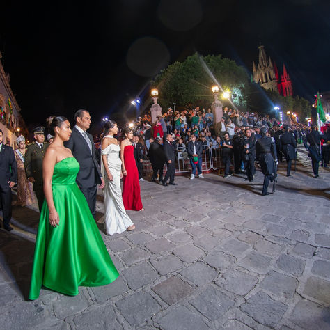 NIÑEZ Y ADULTOS MAYORES, PRESENTES EN EL GRITO DEMAURICIO TREJO DESDE LA CASA DE ALLENDE