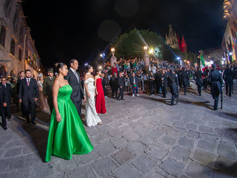 NIÑEZ Y ADULTOS MAYORES, PRESENTES EN EL GRITO DEMAURICIO TREJO DESDE LA CASA DE ALLENDE