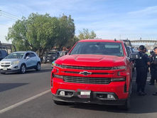 RECUPERAN SSC SANMIGUELENSE Y DE QUERÉTARO #CAMIONETAROBADA, ASEGURAN A PERSONA PRIVADA DE SU LIBERTAD Y HAY 3 DETENIDOS