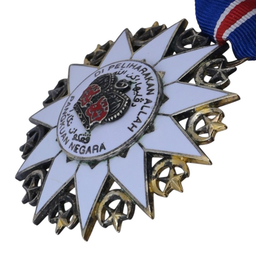 Küçük resim: Malaysia – Order of the Defender of the Realm KMN Silver