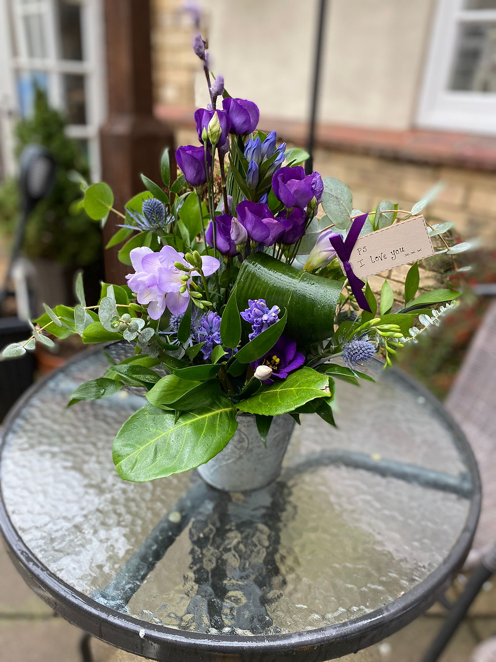 Thumbnail: Lisianthus arrangement 